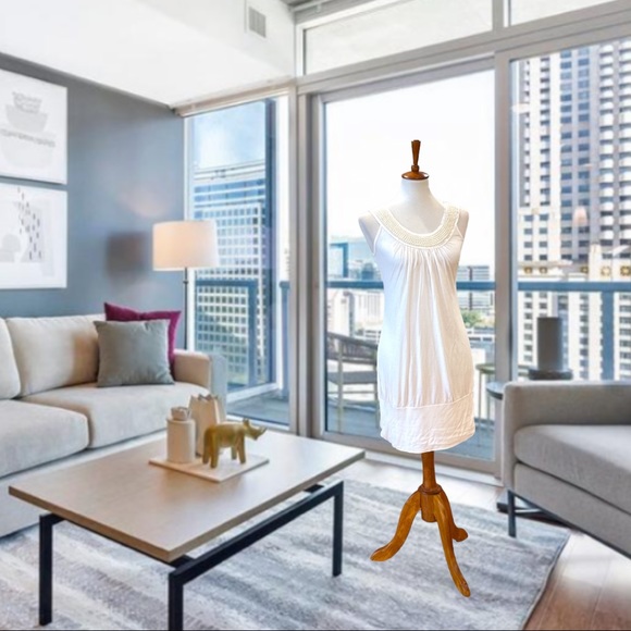 Pearl beaded neckline short sleeve light fabric white top Sz M - Picture 6 of 8